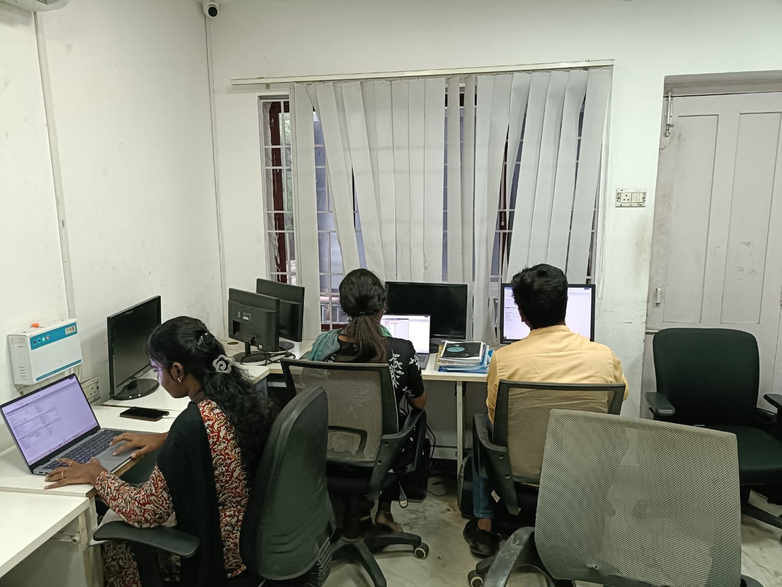 Students at Techmaax Anna Nagar working through lab exercises