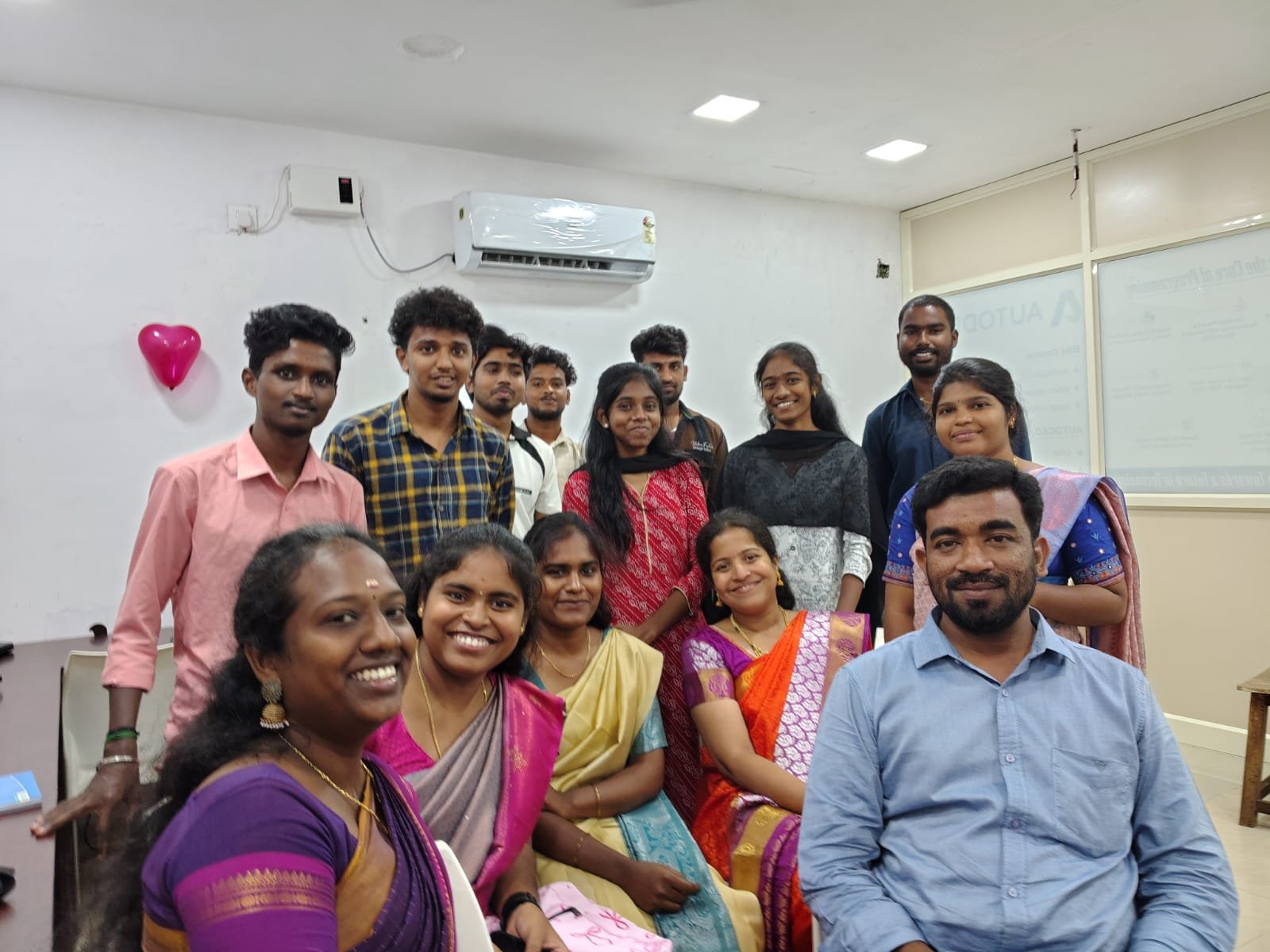 Students and staff group photo at Techmaax Thillai Nagar